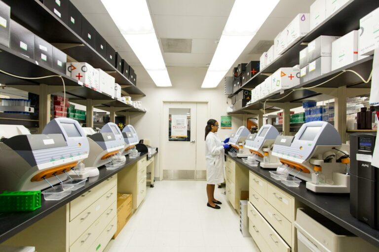 FDA предложило упростить регистрацию препаратов для лечения редких заболеваний FDA предложило упростить регистрацию препаратов для лечения редких заболеваний